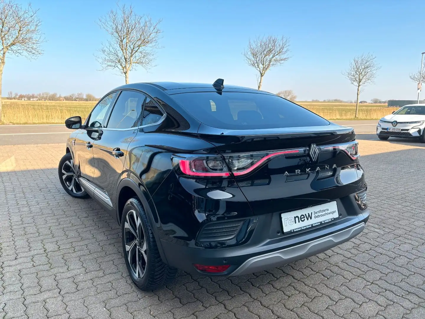 Renault Arkana Techno Mild Hybrid 140 EDC Facelift Schwarz - 2