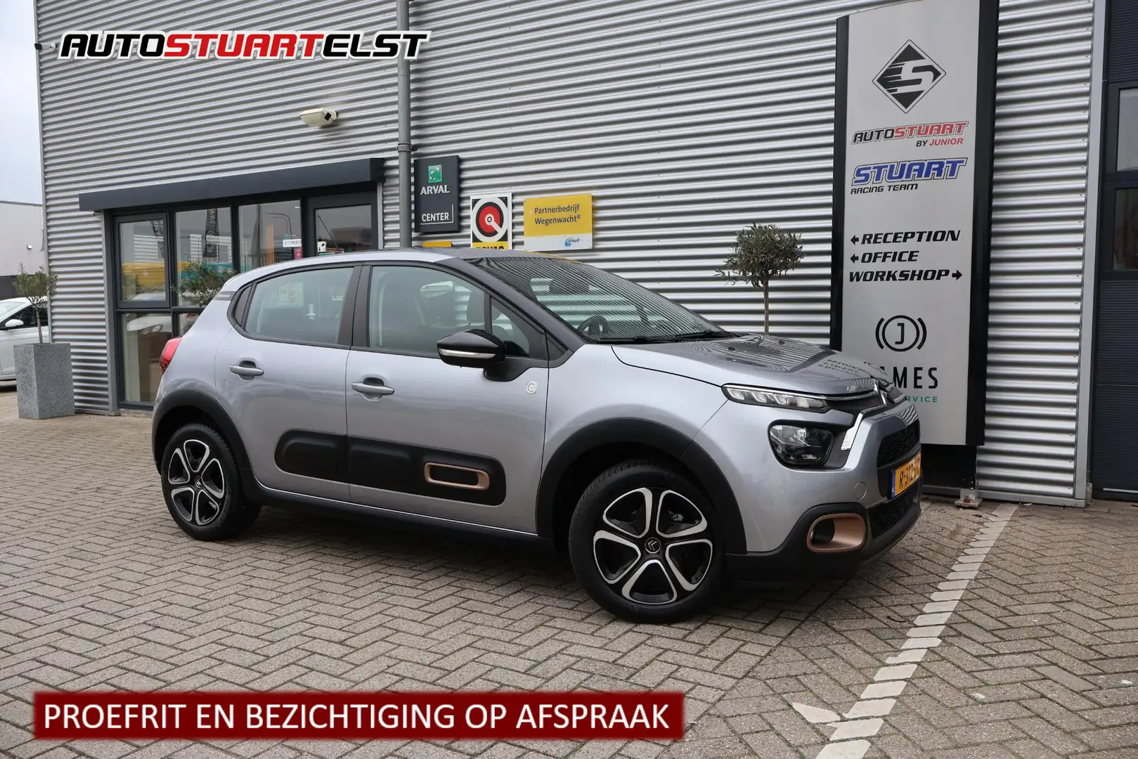 Citroen C3 1.2 PureTech C-Series 2e Eigenaar | Dealer Onderh Grijs - 1