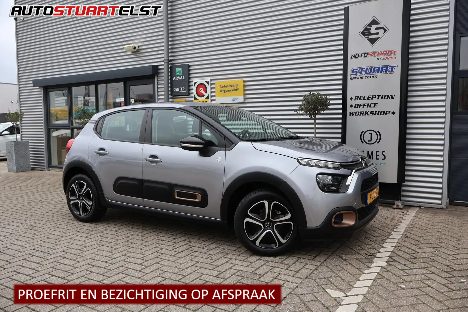 Citroen C3 1.2 PureTech C-Series 2e Eigenaar | Dealer Onderh Grijs - 1