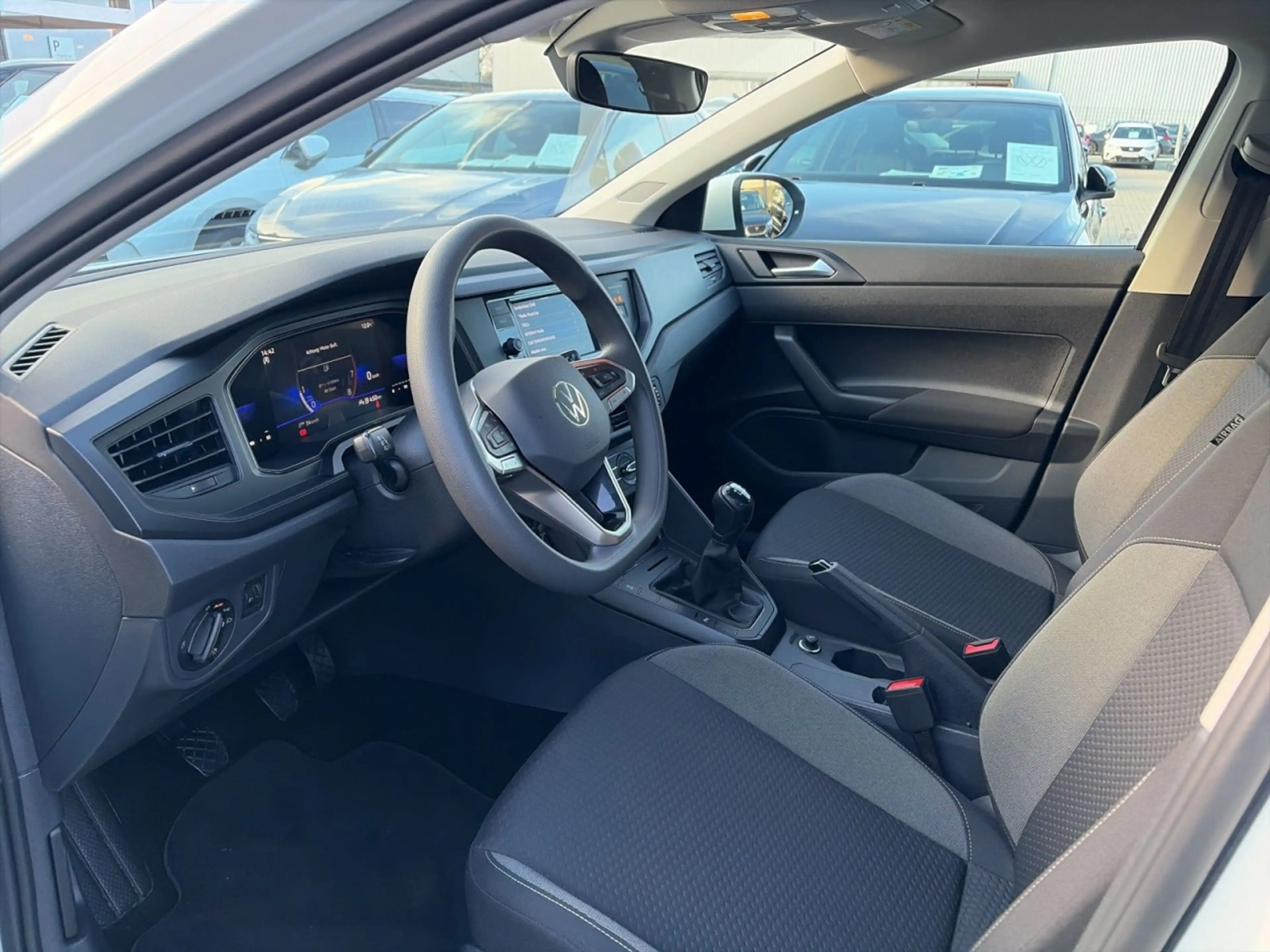 Volkswagen Taigo 1.0 TSI LED+Ganzjahresreifen Klima Einparkhilfe — photo 7