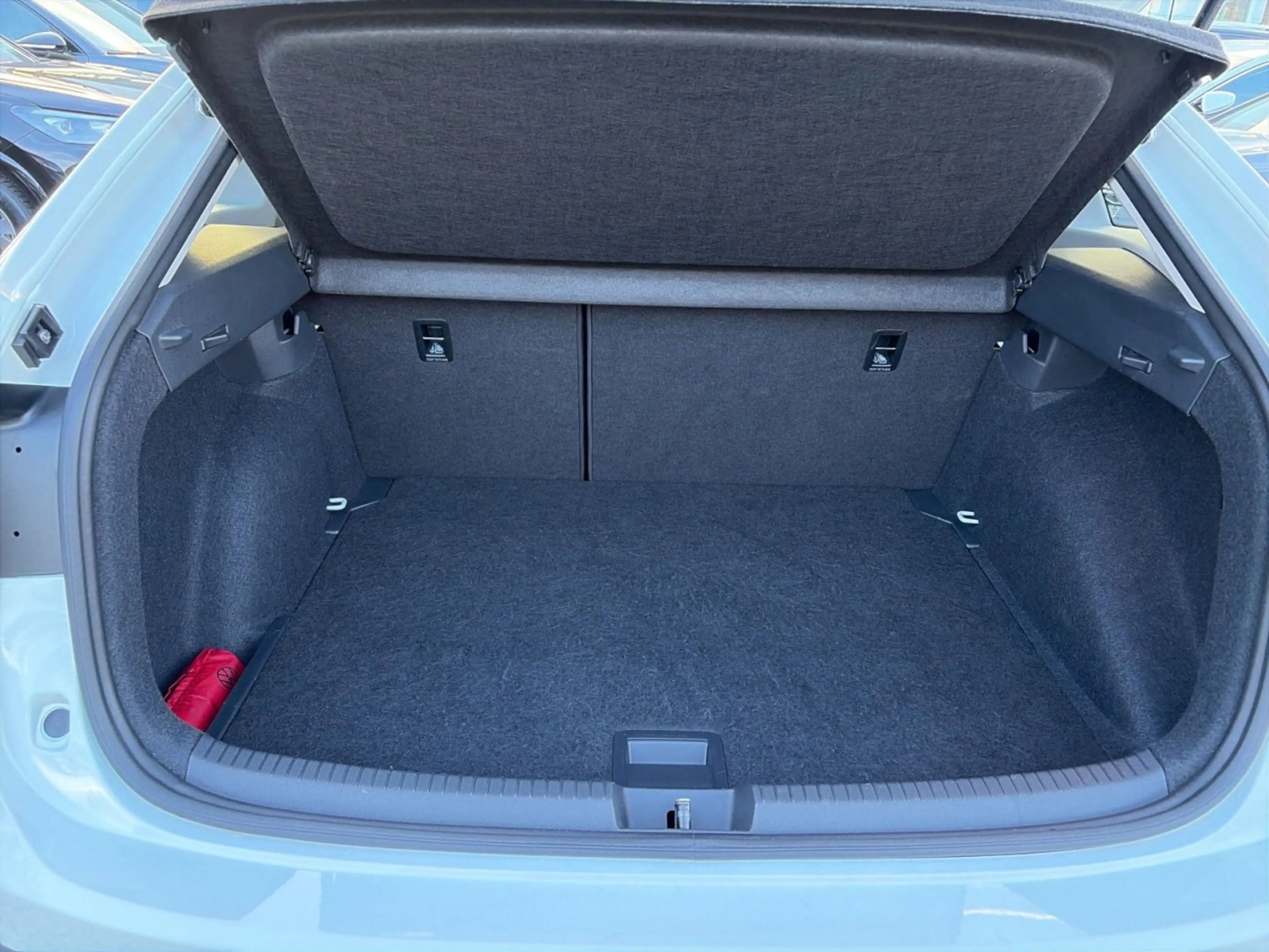 Volkswagen Taigo 1.0 TSI LED+Ganzjahresreifen Klima Einparkhilfe — photo 6