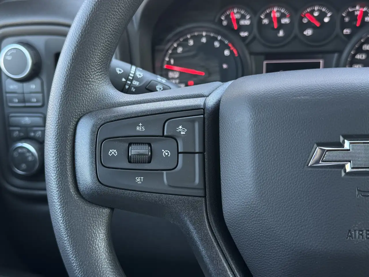 Chevrolet Silverado 1500 снимка Chevrolet Silverado 1500