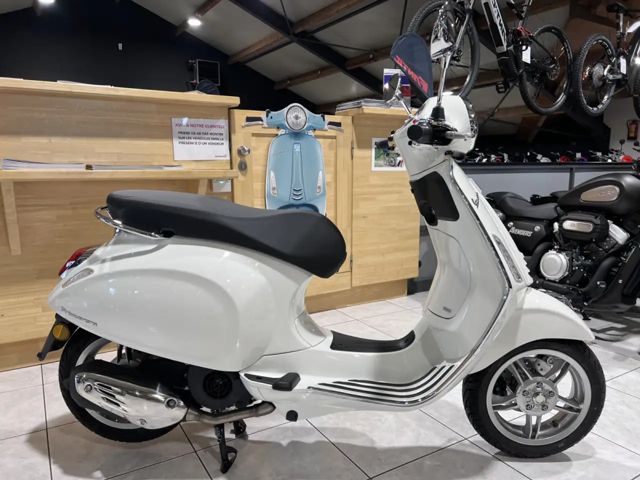 Vespa Primavera 125