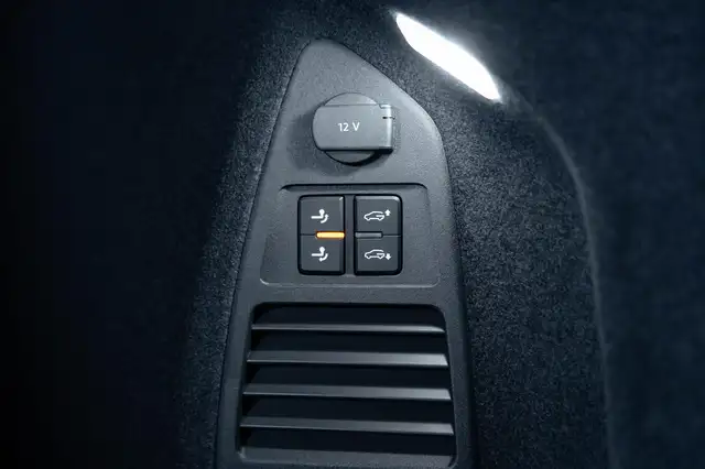 Volkswagen Touareg view 12