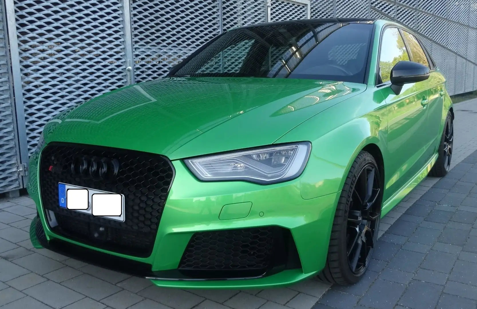 Audi RS3 RS 3 Sportback exclusive Applegreen Grün - 1