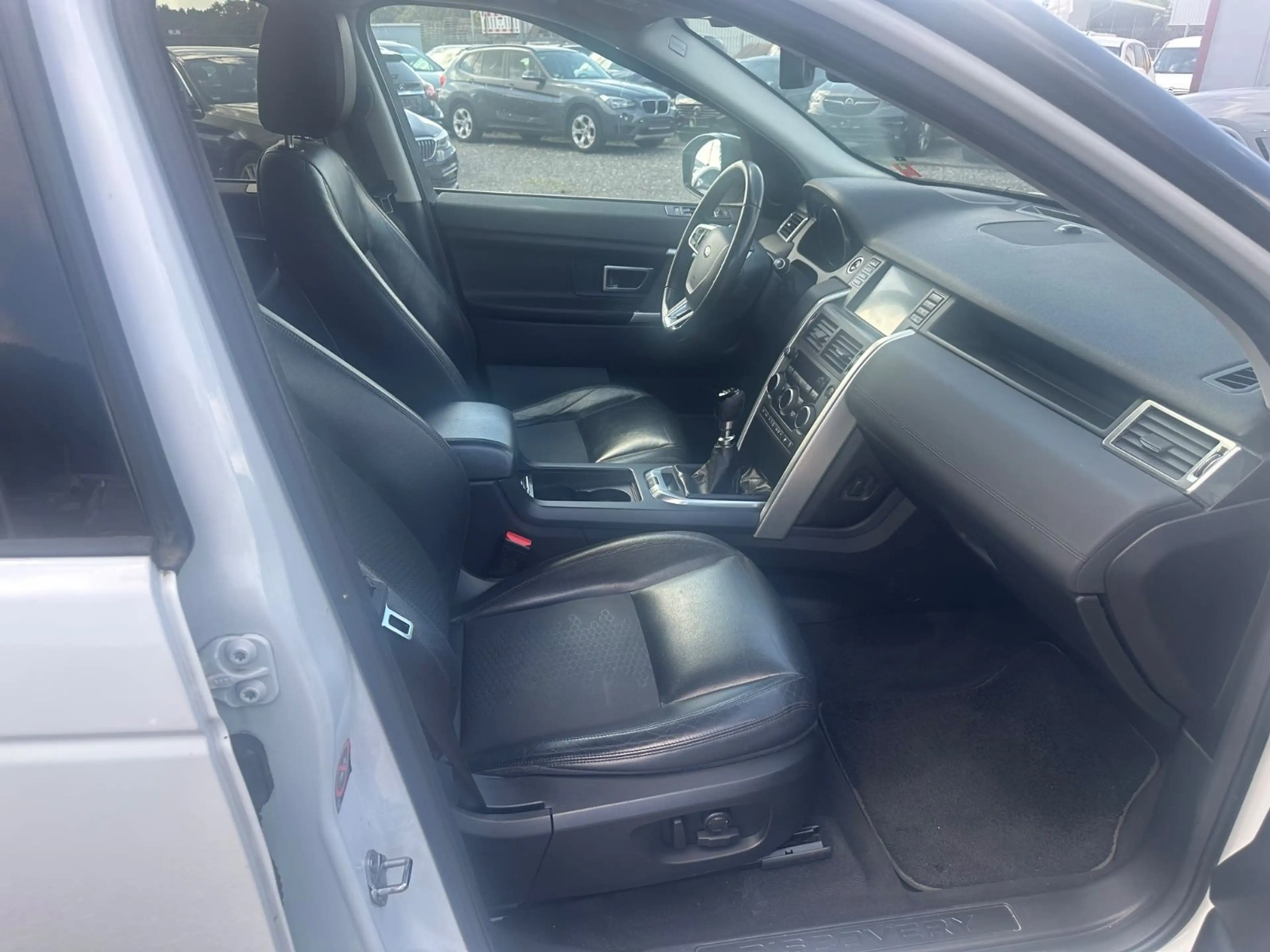Land Rover Discovery Sport SE AWD Navi Xenon Teilleder — photo 9