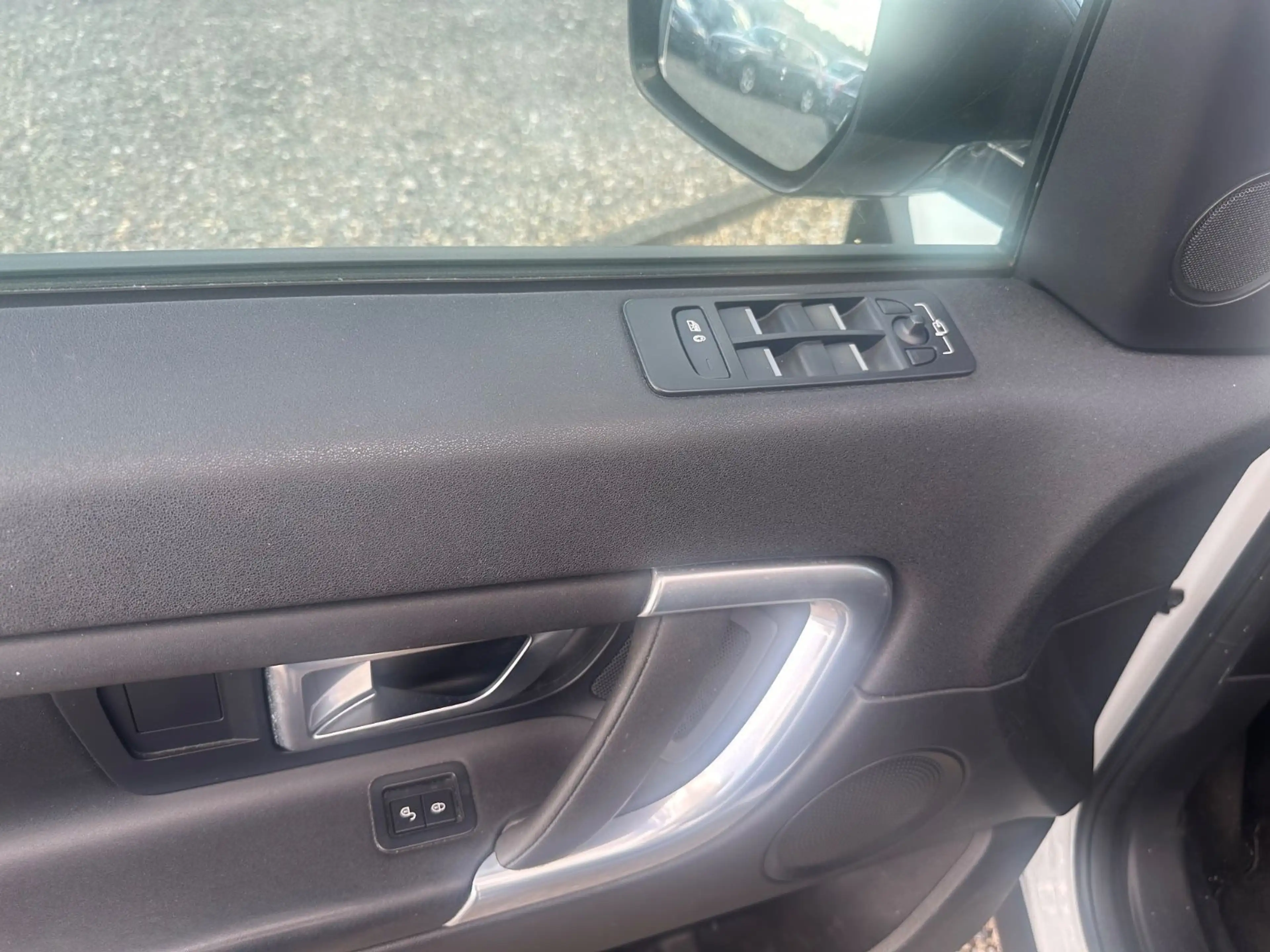 Land Rover Discovery Sport SE AWD Navi Xenon Teilleder — photo 15