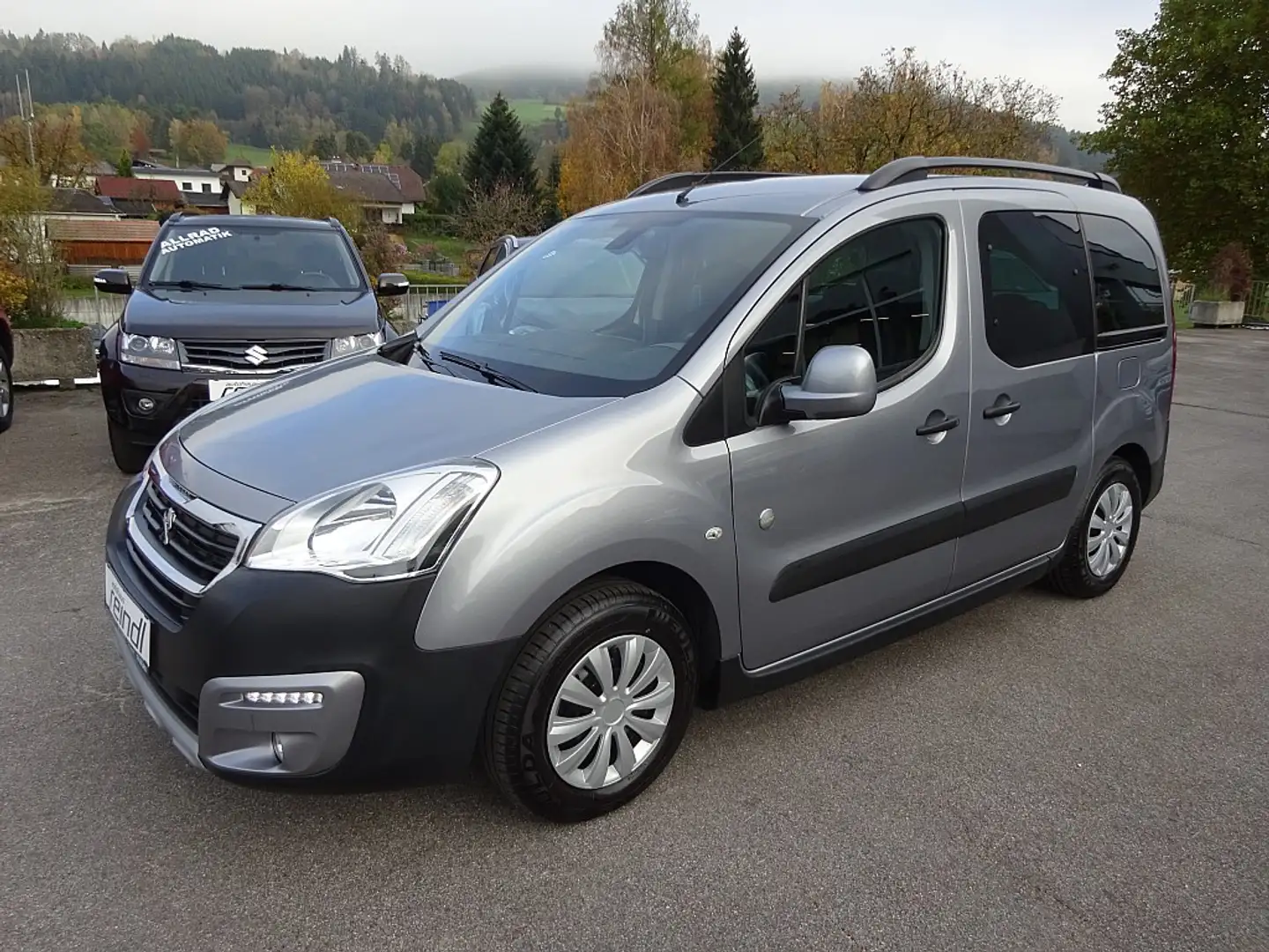 Peugeot Partner Tepee Outdoor 1,6 HDi 120 S&S, Klimaautomatik,G... Grau - 1