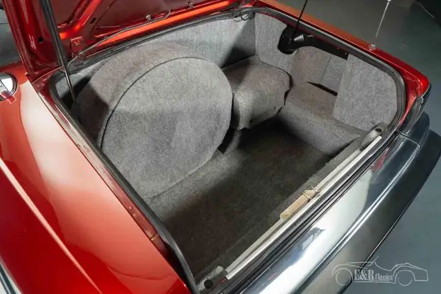 Jaguar XJS view 6