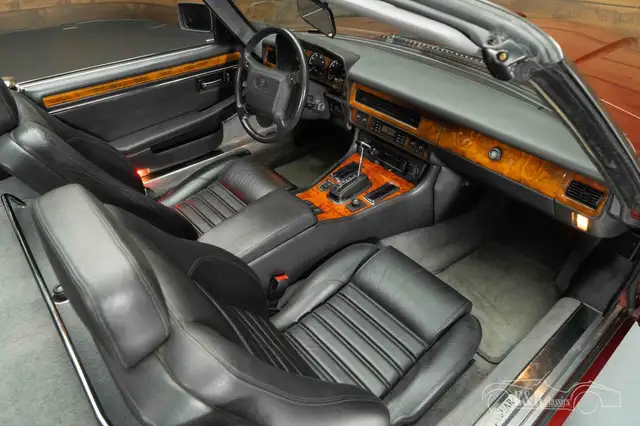 Jaguar XJS view 8
