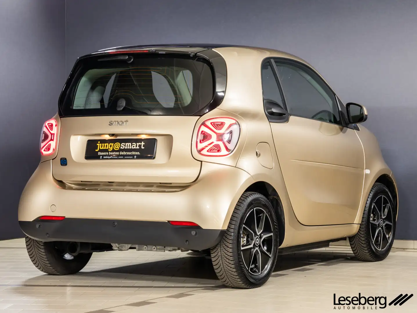 smart forTwo EQ fortwo passion coupé LED/Kamera/Pano/22kW/DAB Beige - 2
