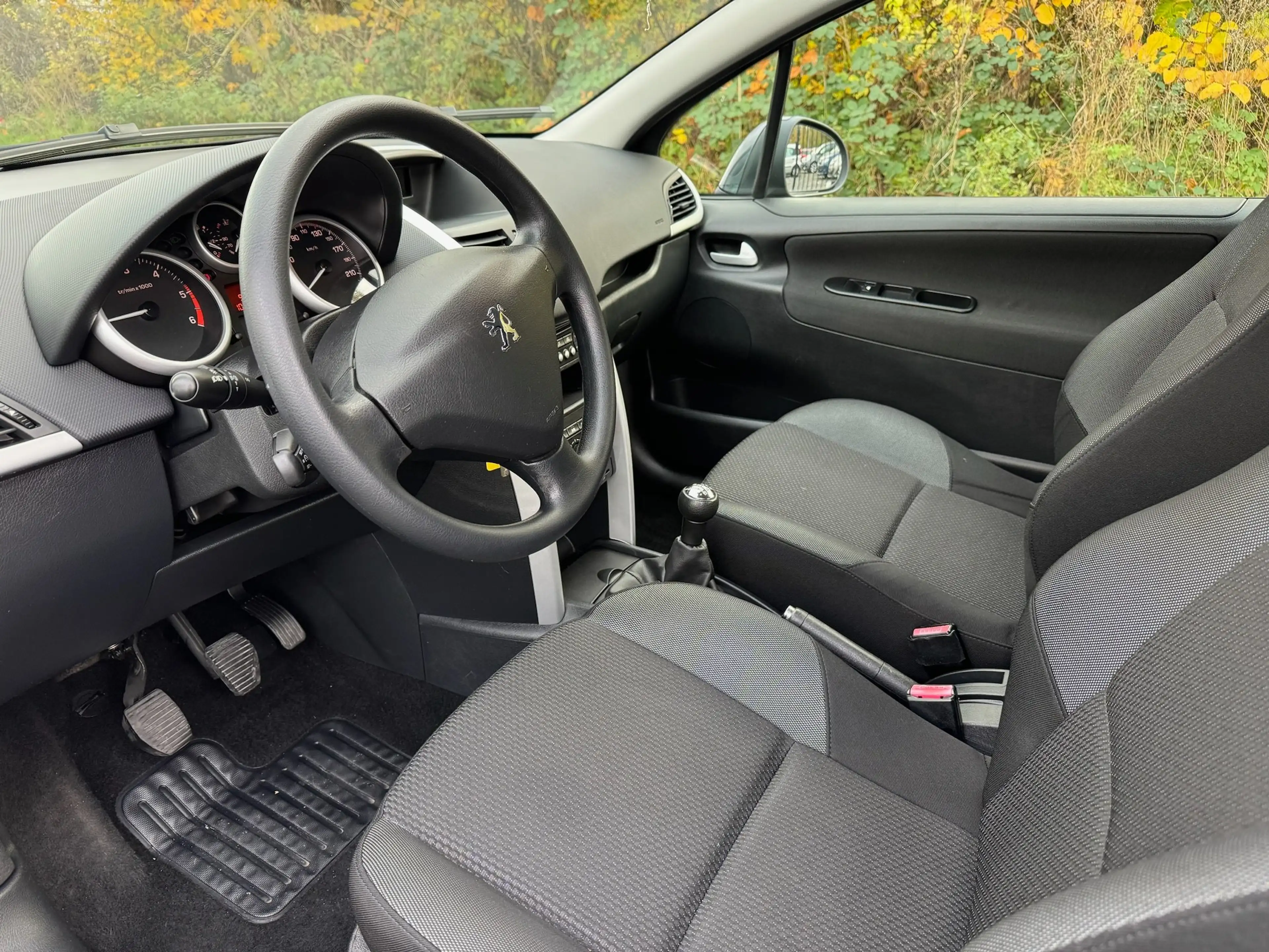 Peugeot 207 + 1.4 Hdi 99.500Km / Clim/ V.E/ V.C./ GAR12 M — photo 9