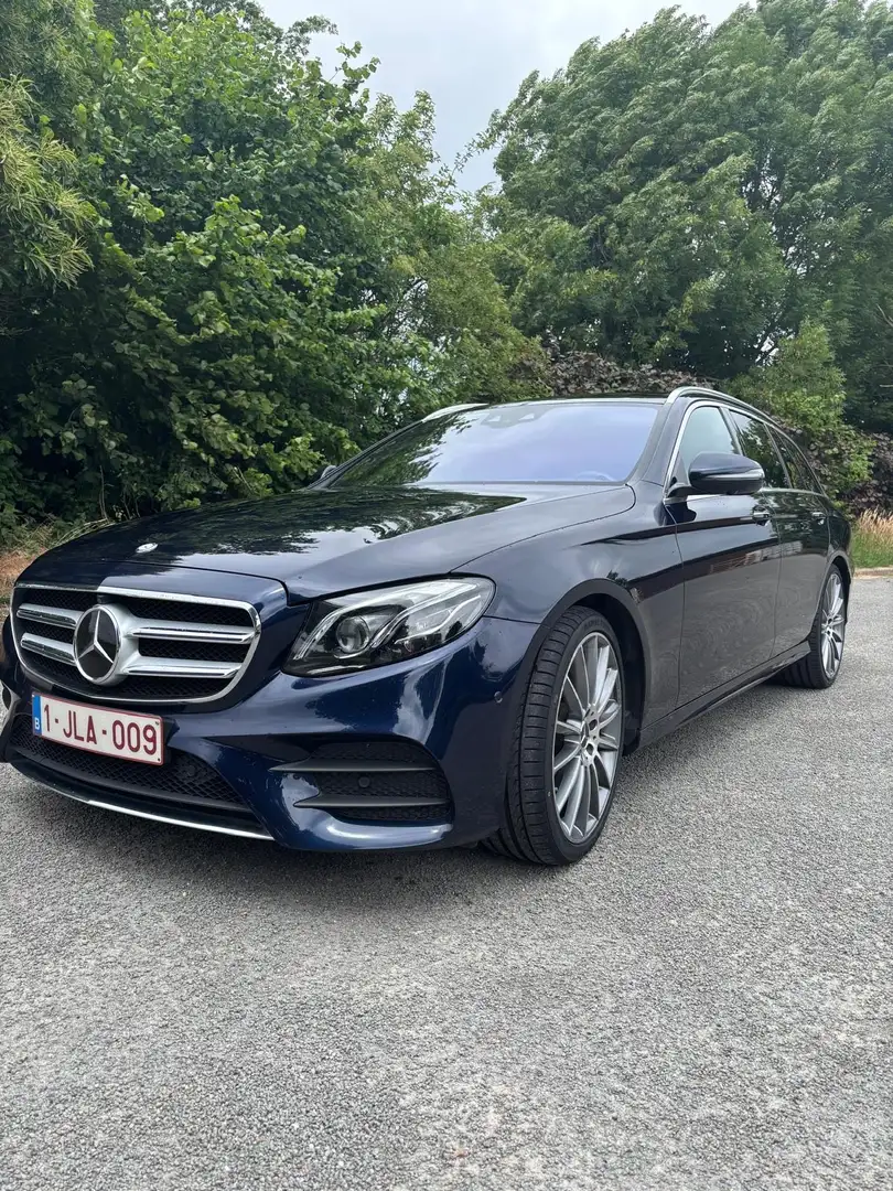 Mercedes-Benz E 220 Amg line Bleu - 2