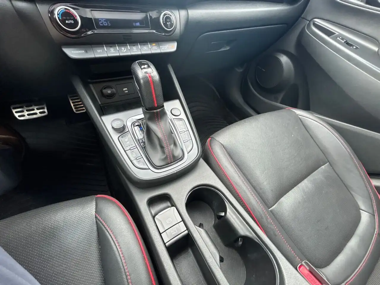 Hyundai KONA снимка Hyundai KONA