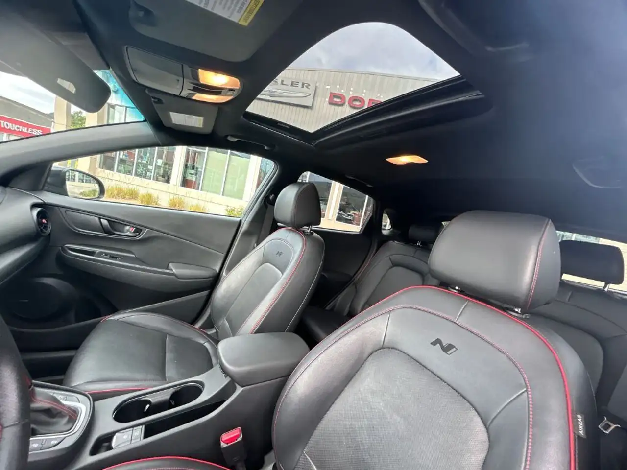 Hyundai KONA снимка Hyundai KONA