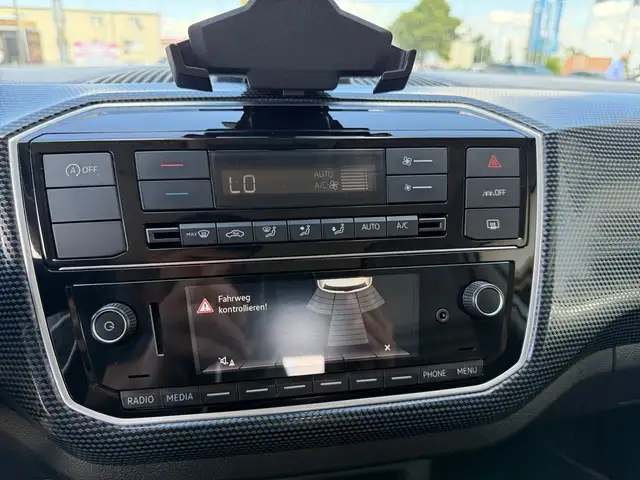 Volkswagen Up! view 13