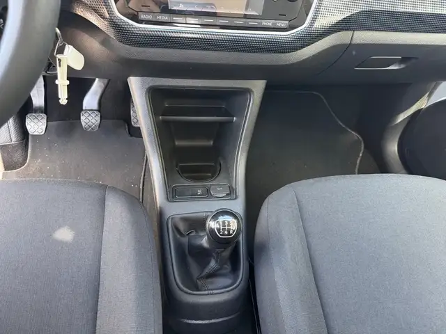 Volkswagen Up! view 9