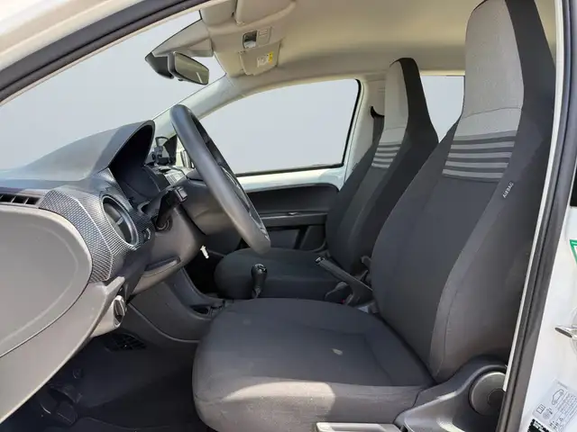 Volkswagen Up! view 7