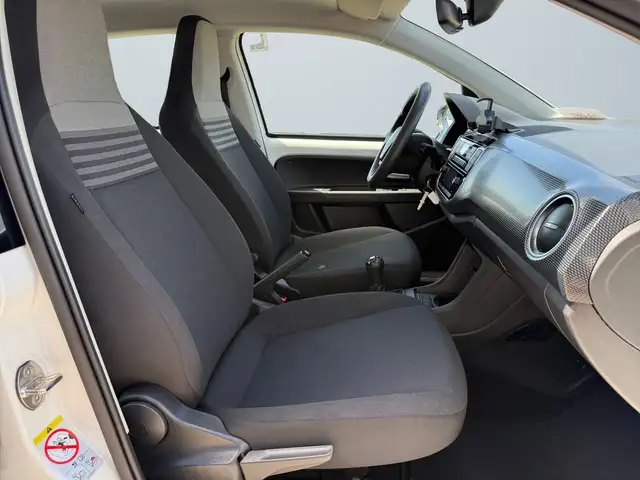 Volkswagen Up! view 10