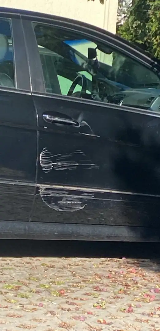 Mercedes-Benz B 150 Mercedes-Benz B-Klasse (B150) Die B-Klasse ist ein - 1