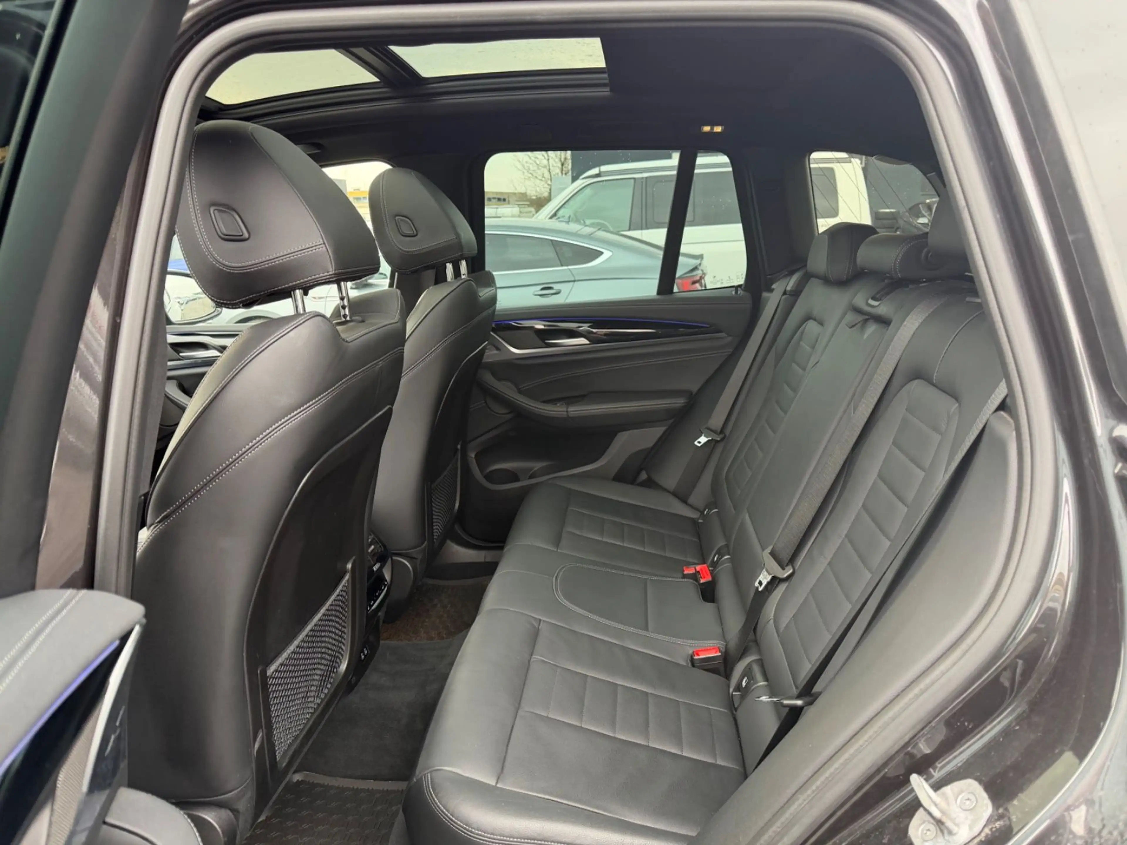 Alpina XD3 3.0 LASER Standheizung Pano 22` — photo 14