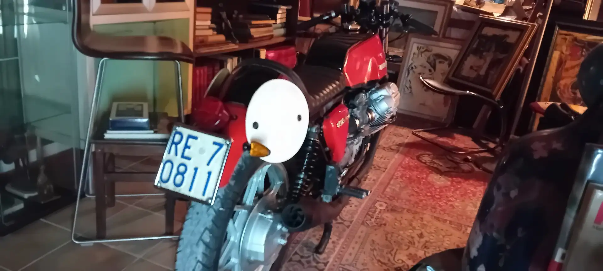 Moto Guzzi Le Mans Red - 2