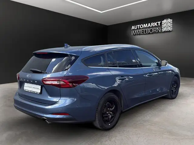 Ford Focus view 8