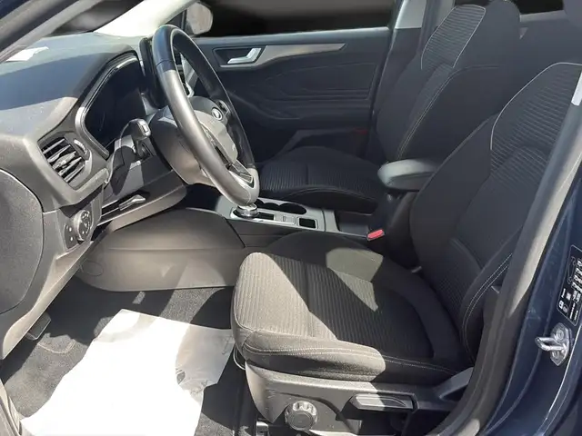 Ford Focus view 15