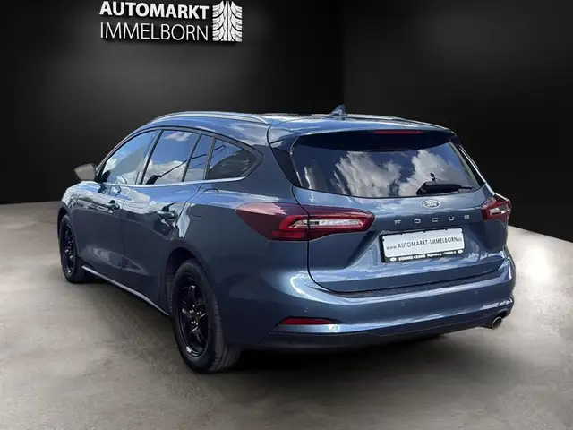 Ford Focus view 5