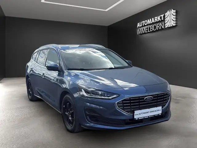 Ford Focus view 2