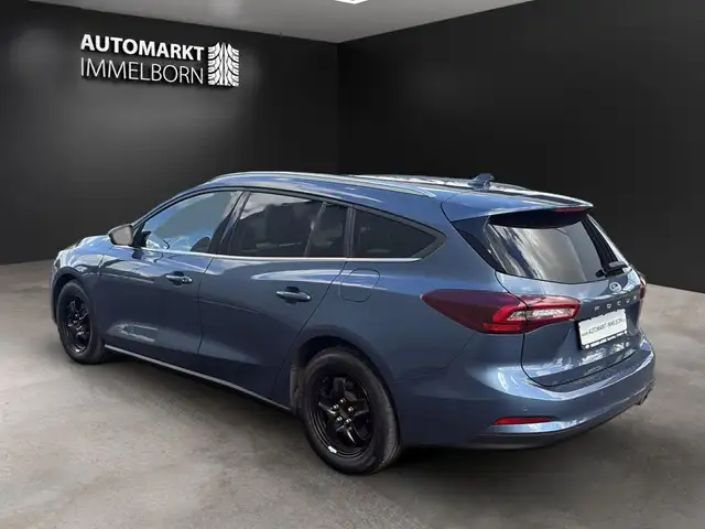 Ford Focus view 6