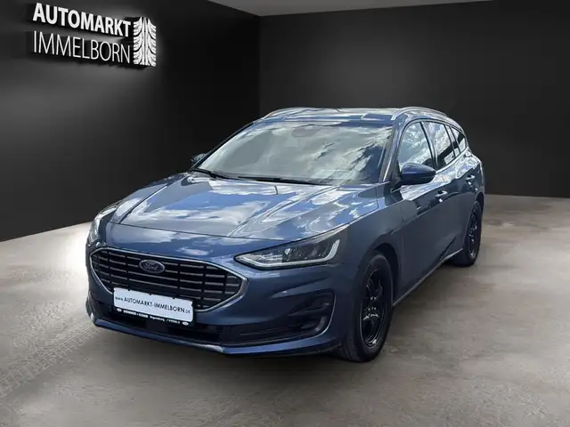 Ford Focus view 3