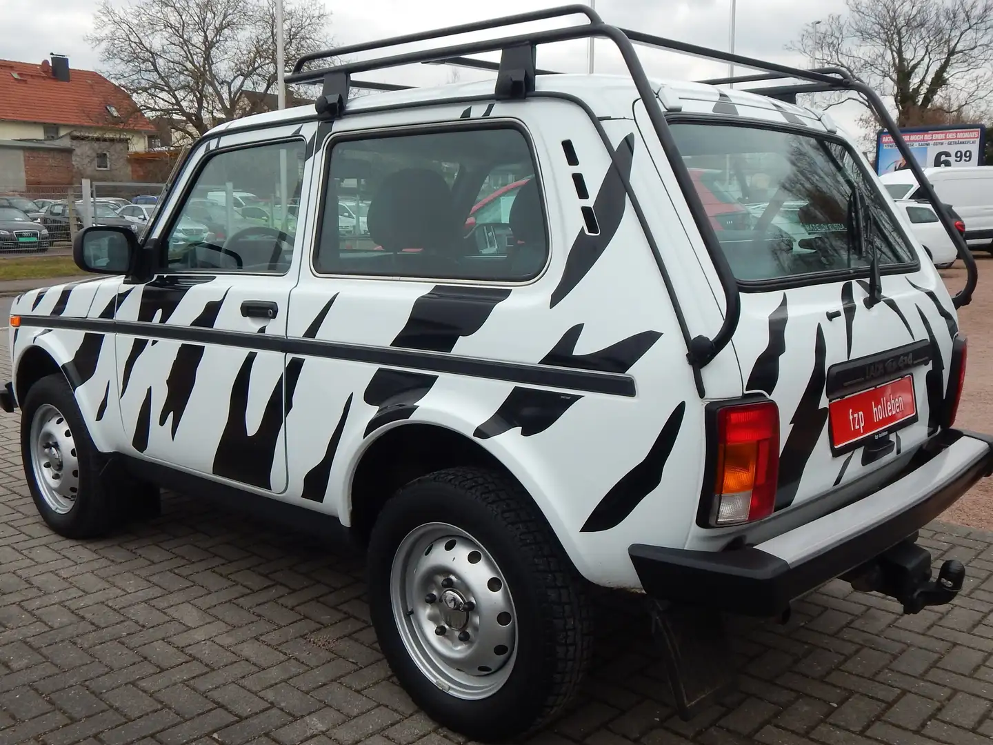 Lada Taiga Basis 4x4 AUS II HAND ALLRAD AHK Alb - 2
