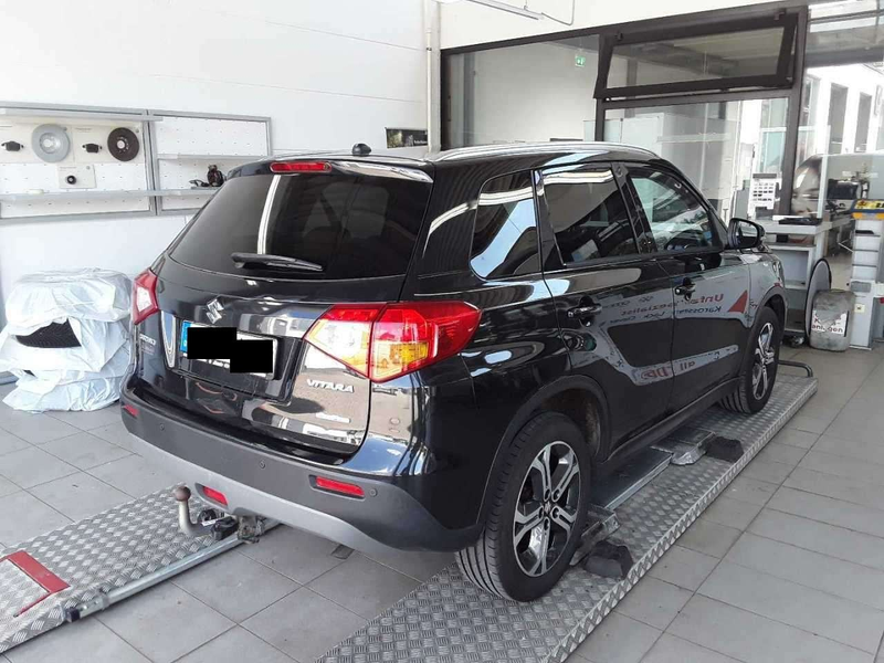 Suzuki Vitara 1.6 Comfort 4x4 Automatik | Xenon | Navi — photo 2