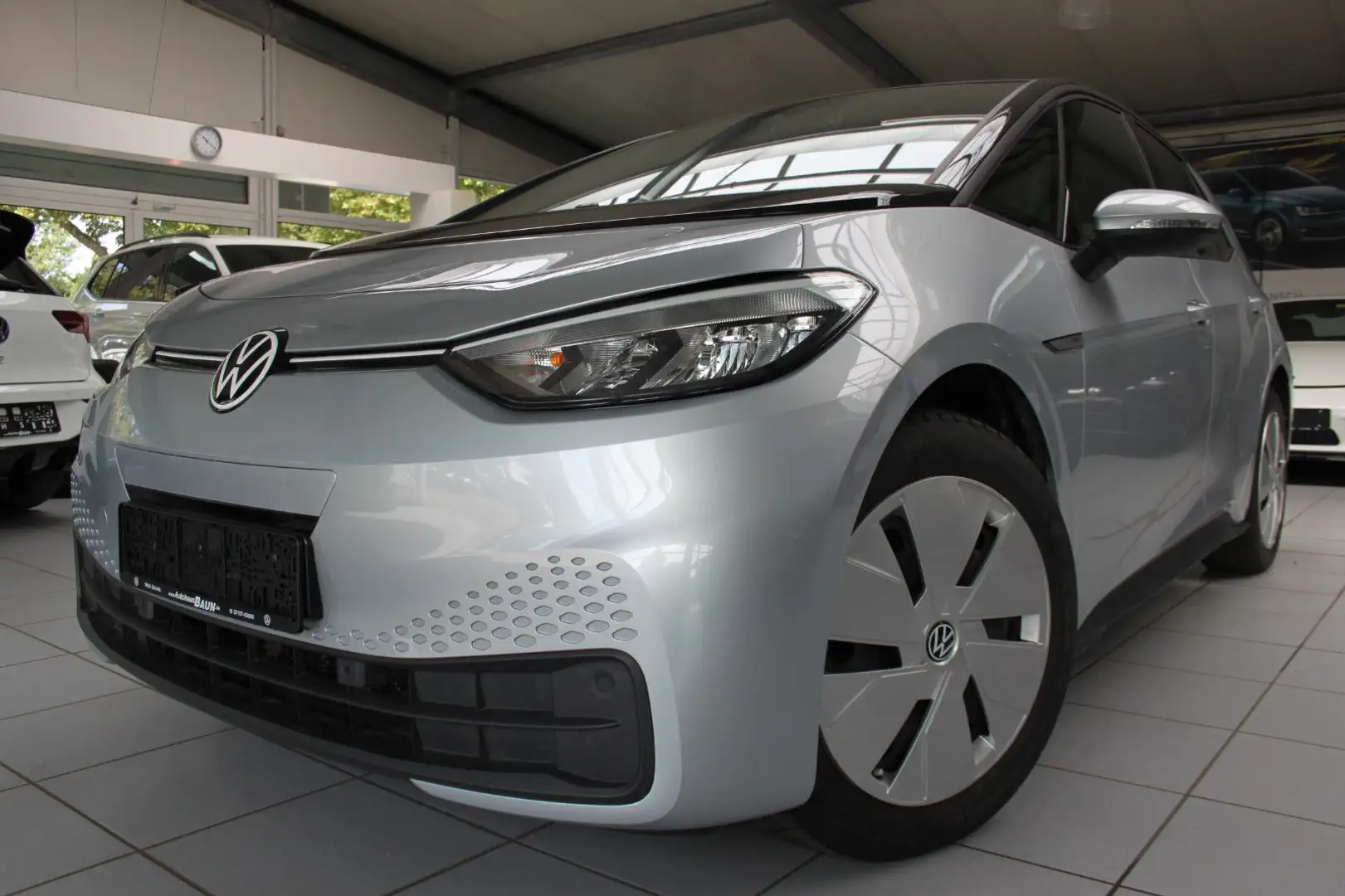 Volkswagen ID.3 PRO/PERF/STZHZ/ACC/AHK/NAVIPRO/APP/2ZON/LED Silber - 2