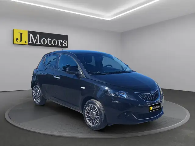 Lancia Ypsilon view 7