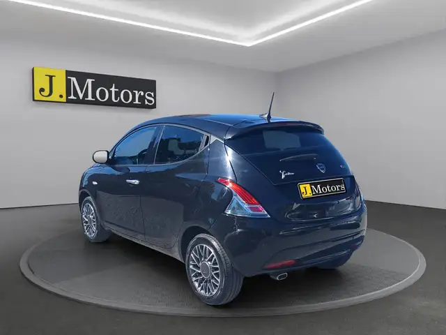 Lancia Ypsilon view 3