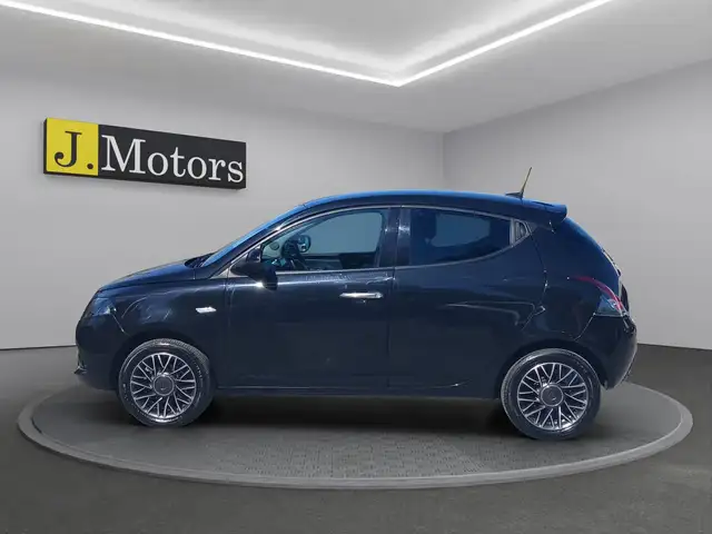 Lancia Ypsilon view 2