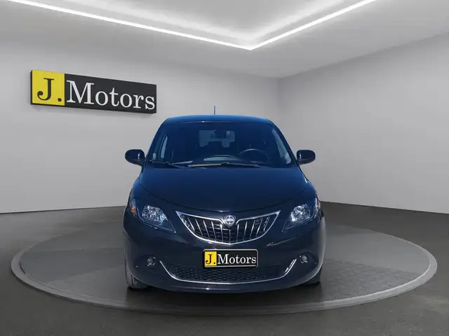Lancia Ypsilon view 8