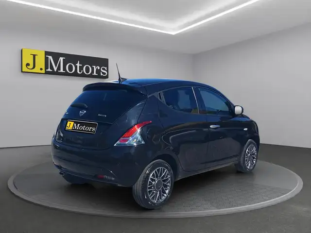 Lancia Ypsilon view 5