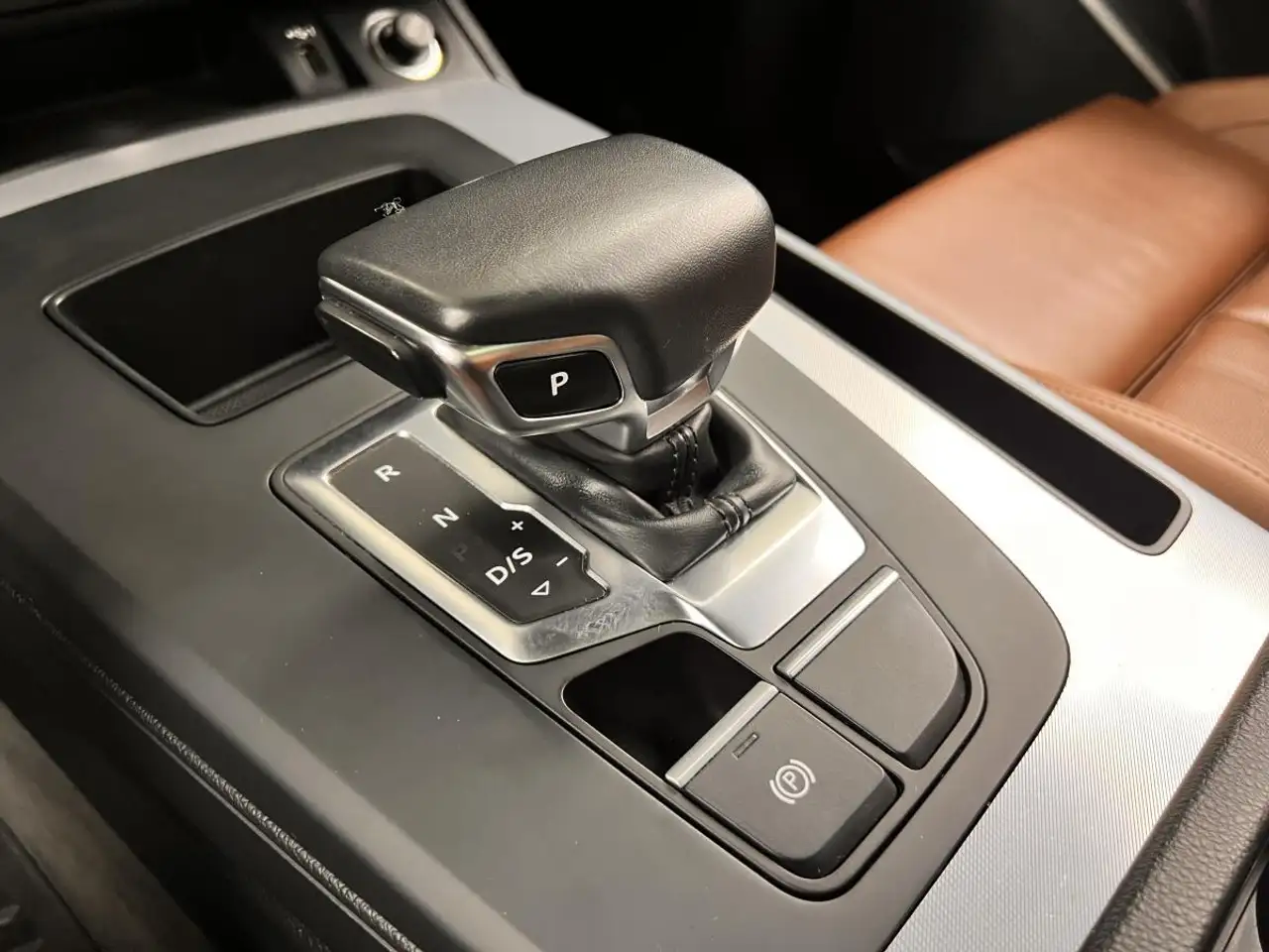 Audi Q5 снимка Audi Q5