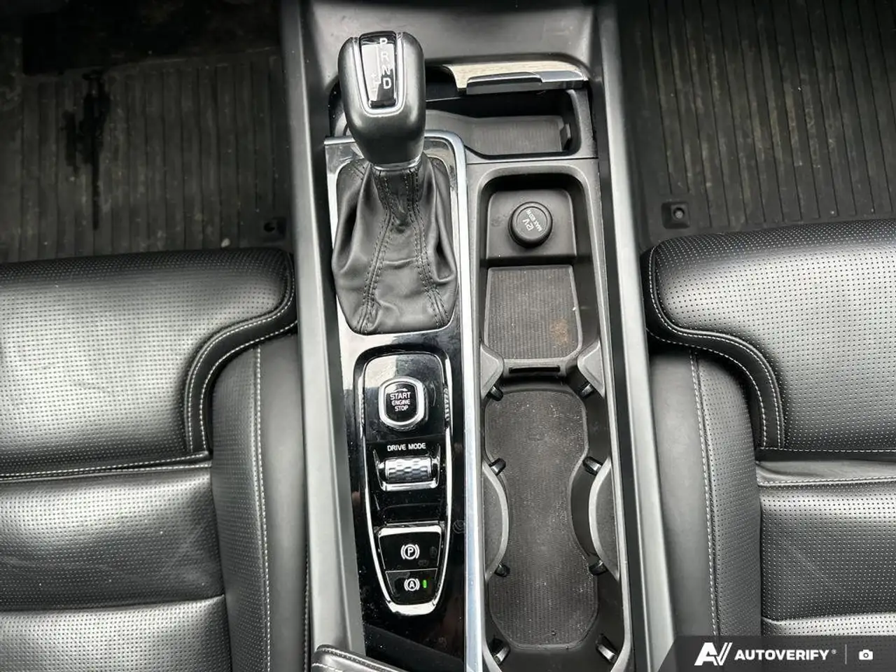 Volvo XC60 снимка Volvo XC60