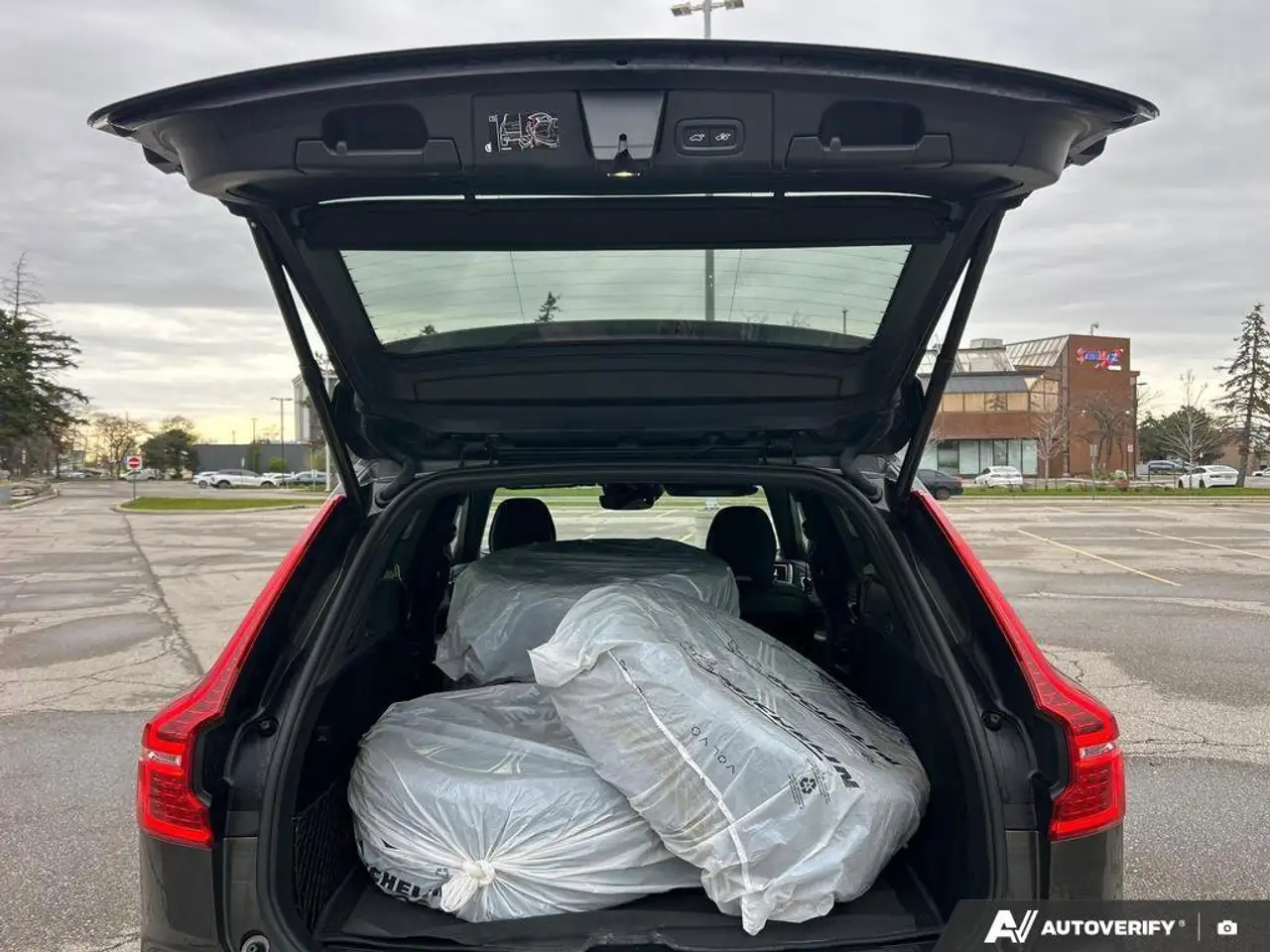 Volvo XC60 снимка Volvo XC60