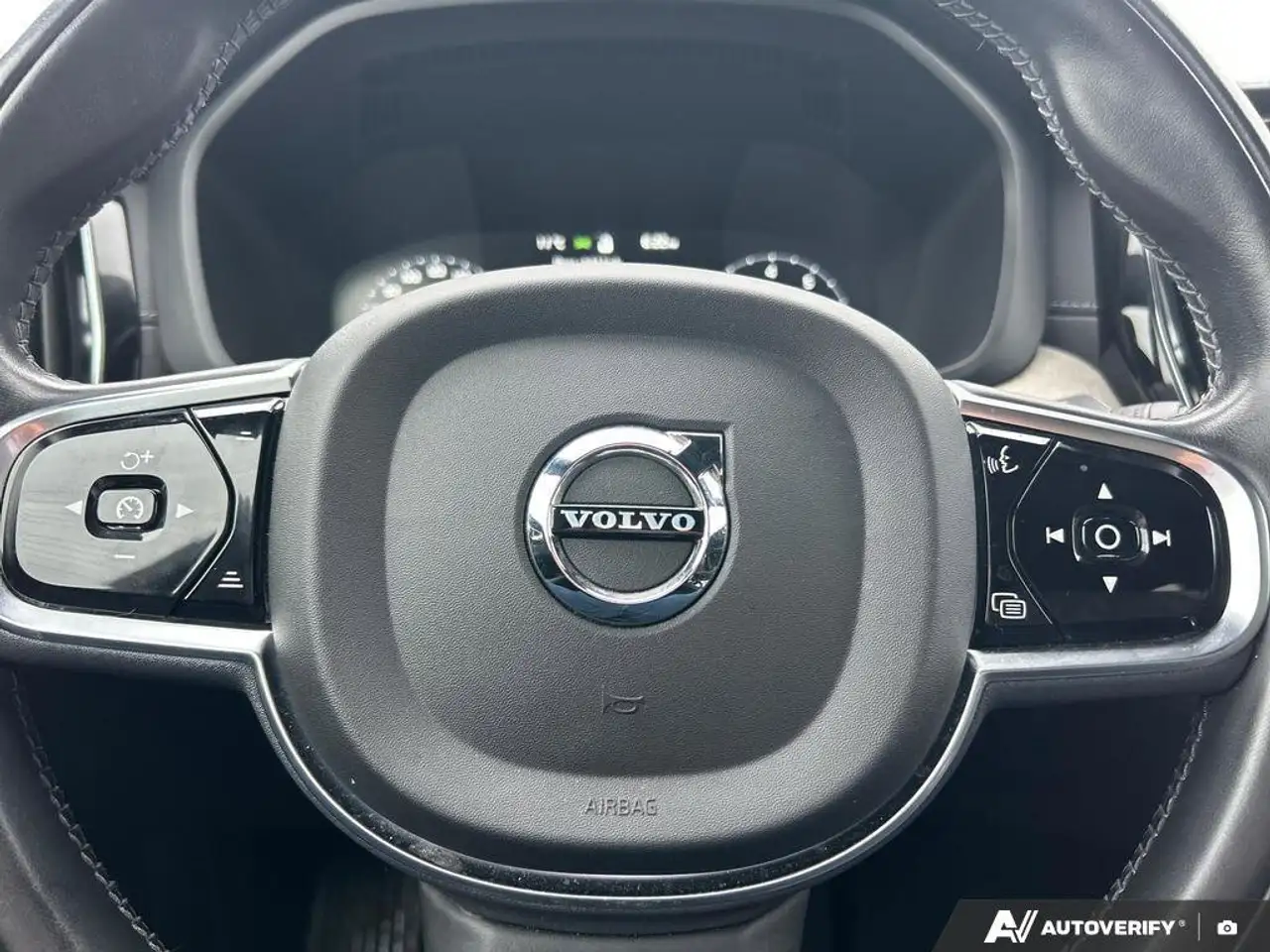 Volvo XC60 снимка Volvo XC60