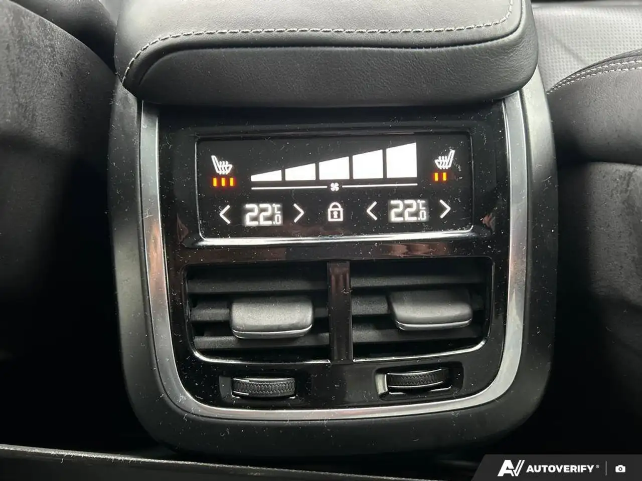 Volvo XC60 снимка Volvo XC60