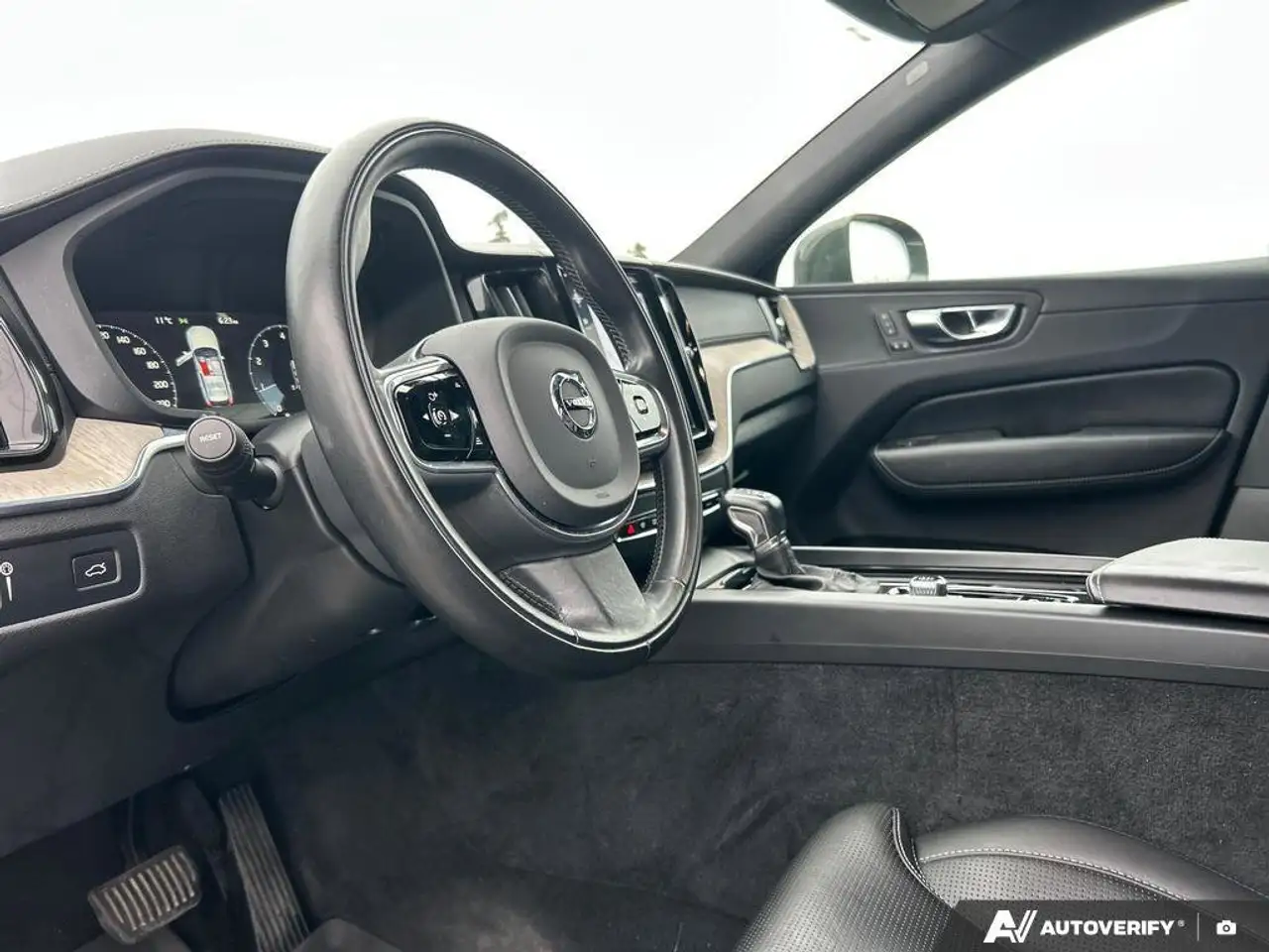 Volvo XC60 снимка Volvo XC60