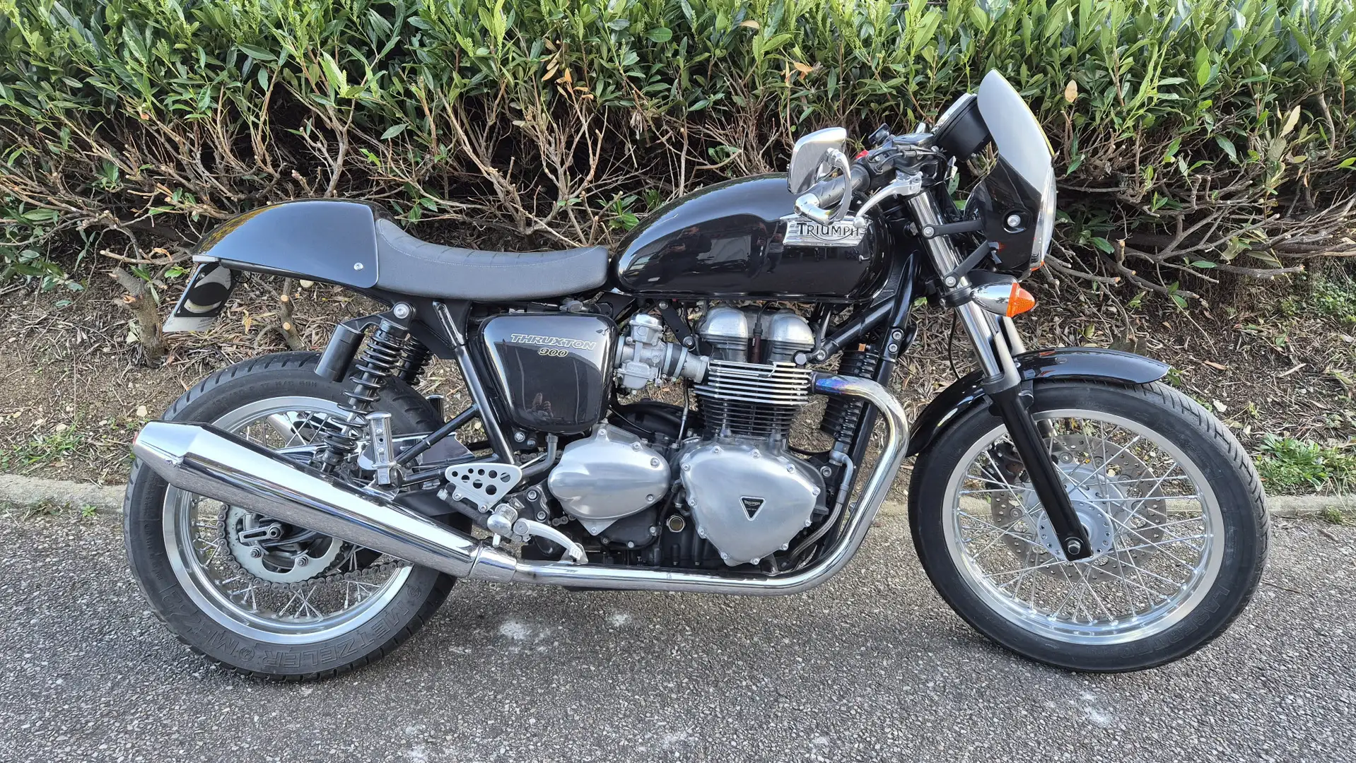 Triumph Thruxton Negru - 2