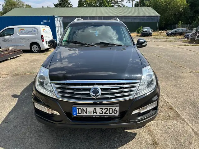SsangYong Rexton Sapphire 4WD 7 Sitze Navi Leder Xenon