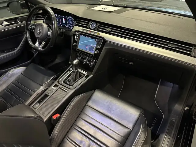 Volkswagen Passat view 12
