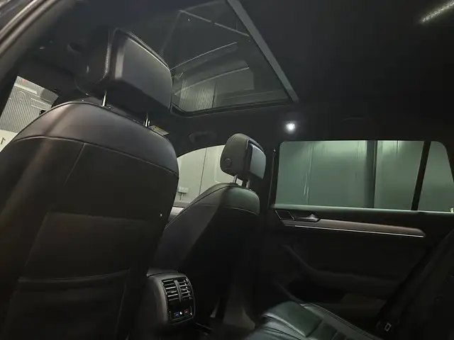 Volkswagen Passat view 10